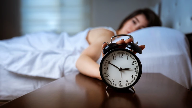 Tránh nhìn đồng hồ liên tục