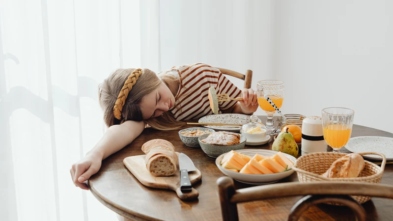 Ngủ ngay sau khi ăn không phải là thói quen có lợi cho sức khỏe