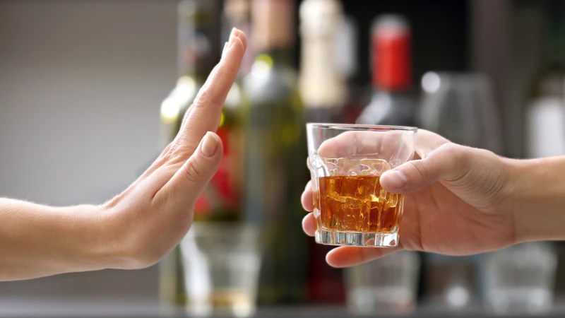 Rượu, bia và các loại đồ uống có cồn tuyệt đối không nên sử dụng khi đang bị hạ đường huyết