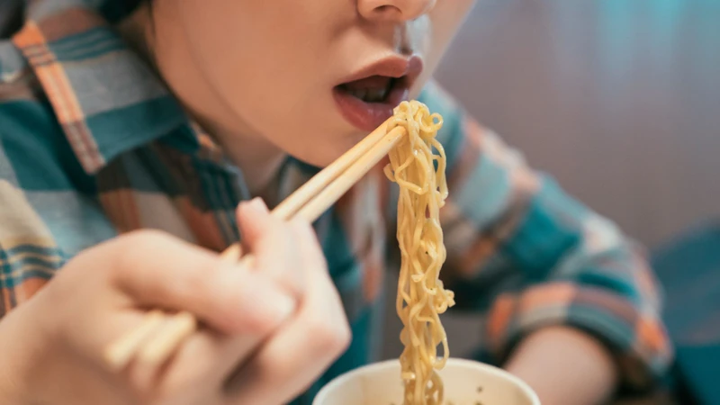 Tiêu chảy ăn mì tôm được không? 1