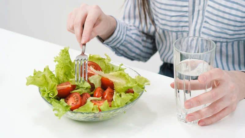 Bổ sung đủ nước giúp nâng cao sức khỏe tổng thể
