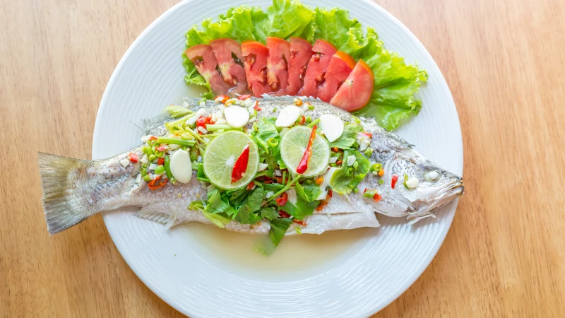 nguoi-bi-zona-kieng-an-ca-khong-cac-loai-hai-san-khac-thi-sao-1.png