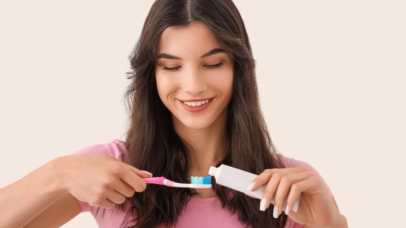 Người có 28 cái răng nên chải răng ít nhất 2 lần mỗi ngày để duy trì sức khỏe răng miệng