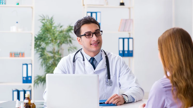Người lúc nóng lúc lạnh nhưng không sốt có sao không? Xử lý thế nào? 5