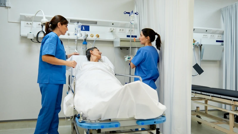 Sau hậu phẫu, người bệnh cần tái khám định kỳ và tuân thủ kế hoạch theo dõi của bác sĩ