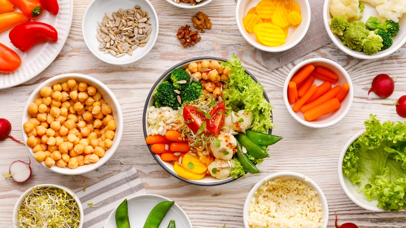 Tăng lượng chất xơ giúp phòng ngừa nóng trong người đi cầu ra máu
