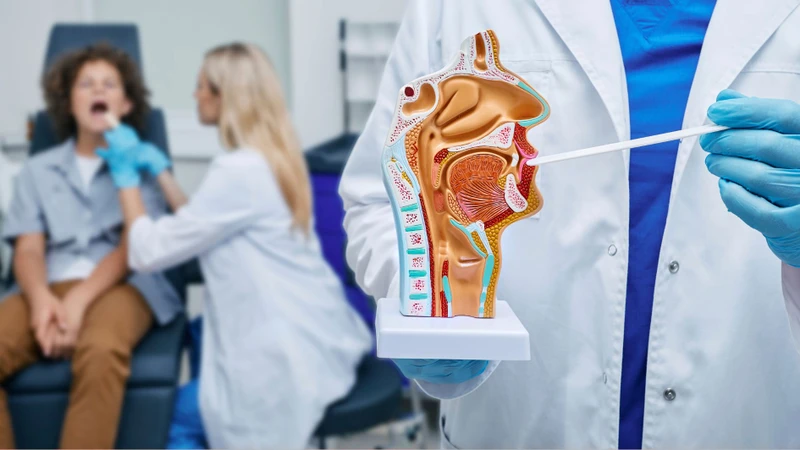 Khàn tiếng kéo dài kèm dấu hiệu bất thường cần thăm khám sớm