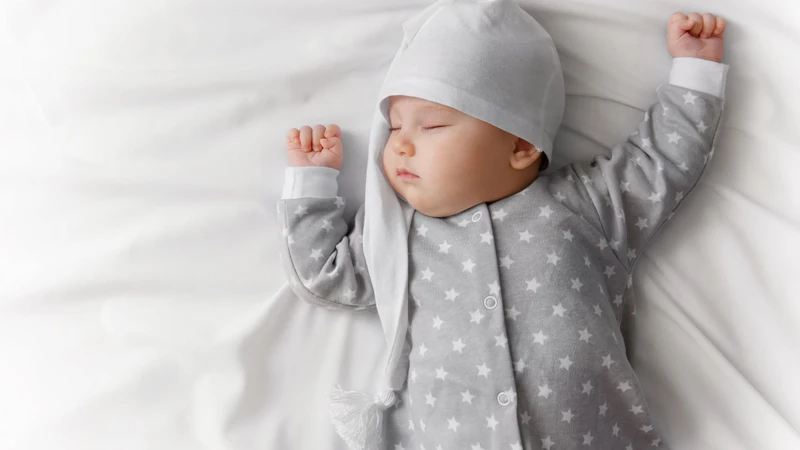 Nguyên nhân trẻ sơ sinh đổ mồ hôi sau gáy: Những điều cha mẹ cần lưu ý 2