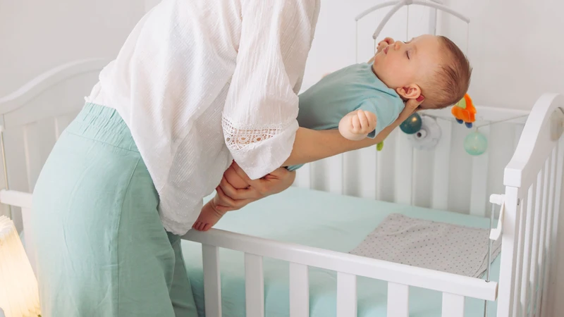 Nguyên nhân trẻ sơ sinh đổ mồ hôi sau gáy: Những điều cha mẹ cần lưu ý 3