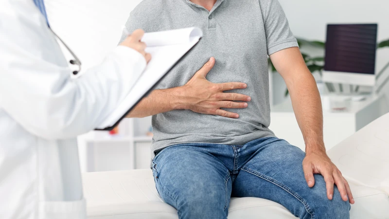 Người bệnh nên đến cơ sở y tế nếu tiêu chảy kéo dài kèm dấu hiệu bất thường