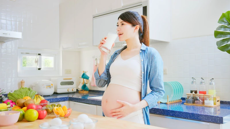 Nhận biết dấu hiệu thai nhi thiếu canxi: Những điều mẹ bầu cần lưu ý 2