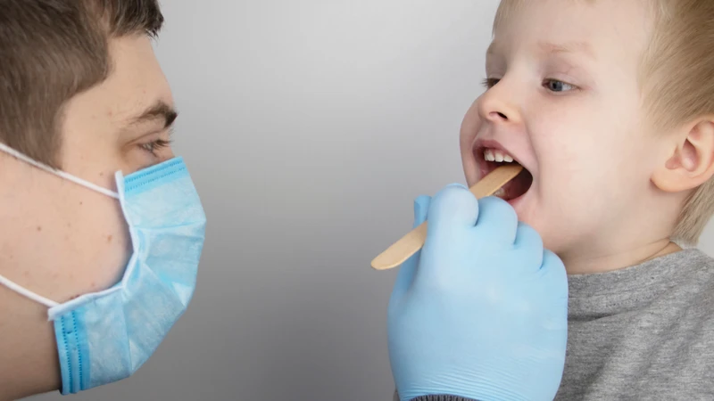 Nhận biết hình ảnh viêm họng mủ ở trẻ em 4