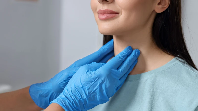 Thăm khám giúp xác định hướng kiểm tra và theo dõi phù hợp với từng trường hợp