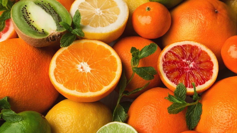 Mẹ bầu có thể thử các món ăn có vị chua nhẹ hoặc thanh mát để kích thích vị giác và cải thiện cảm giác nhạt miệng