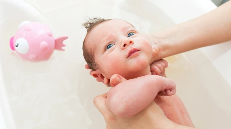 Nhiệt độ nước tắm cho trẻ sơ sinh bao nhiêu là an toàn?3
