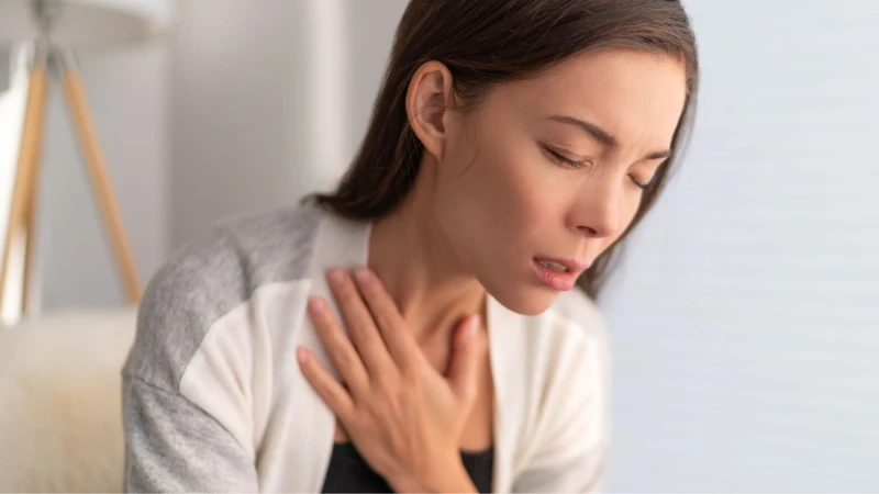 Nhịp thở bất thường kèm khó thở có thể là dấu hiệu cảnh báo tình trạng nguy hiểm