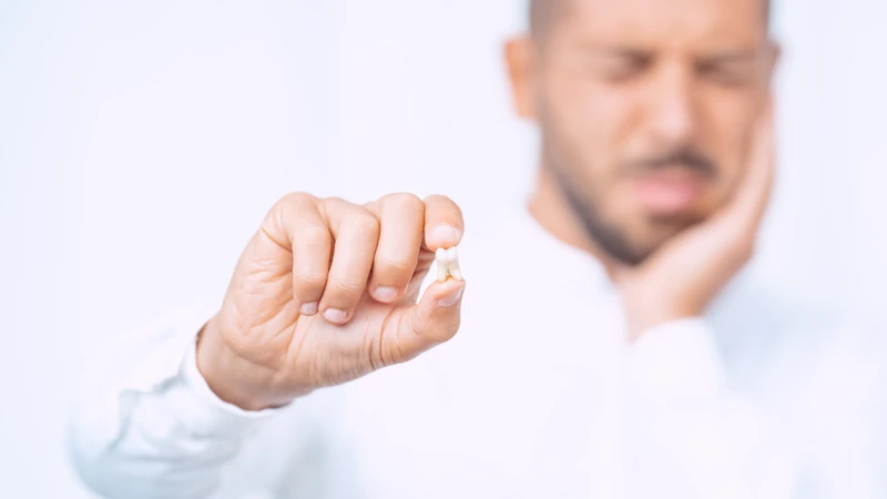 Hết thuốc tê sau nhổ răng thường sẽ ê đau nhẹ, mức độ còn tùy tình trạng răng và ca nhổ