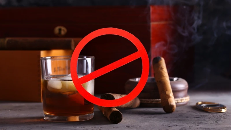 Cần kiêng rượu bia, thuốc lá sau nhổ răng để tránh chảy máu và viêm ổ răng khô
