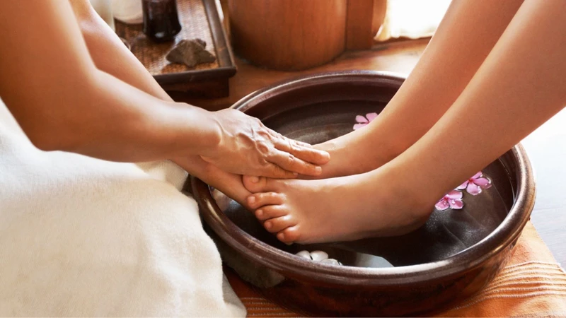 Chọn nhiệt độ nước nóng ngâm chân phù hợp
