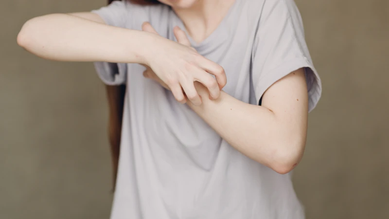 Một số người có thể bị dị ứng với sắt và có các triệu chứng đi kèm như ngứa, nổi mẩn đỏ,... thì nên hạn chế sử dụng sắt
