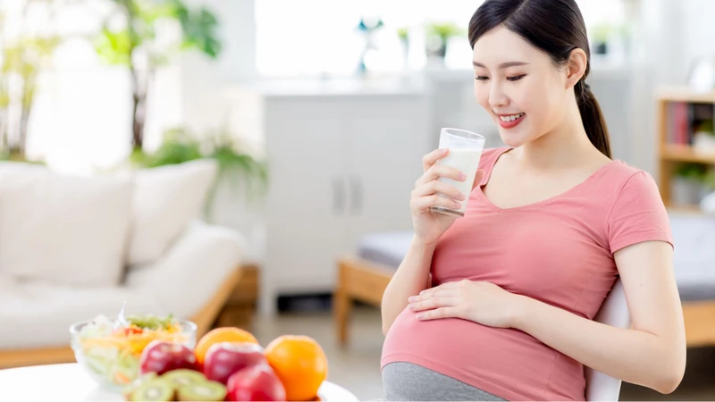 Chế độ dinh dưỡng cân đối giúp hỗ trợ sức khỏe mẹ bầu và sự phát triển thai nhi