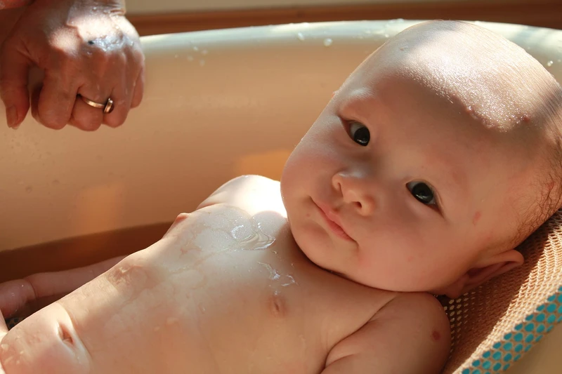 Những mẹo dân gian chữa nghẹt mũi cho trẻ sơ sinh giúp cải thiện triệu chứng hiệu quả 2
