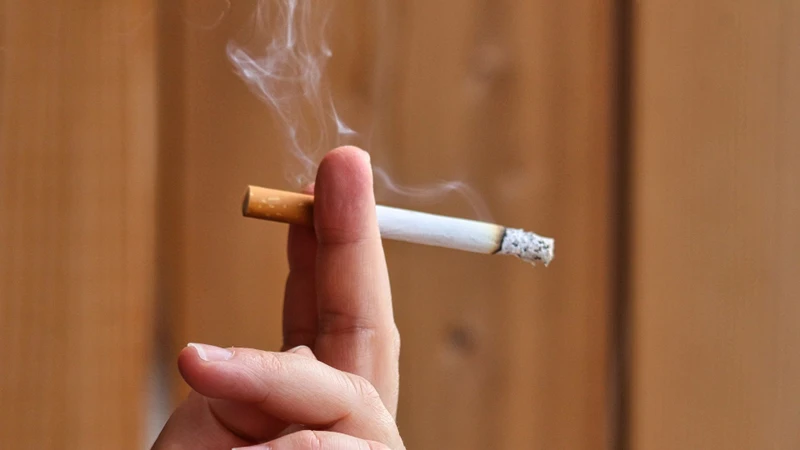 Khói thuốc lá là nguồn phơi nhiễm mà phụ nữ mang thai nên tránh