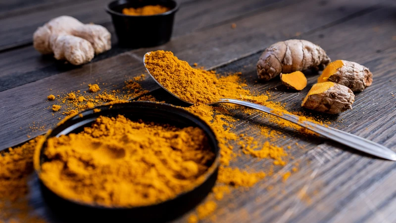 Tinh bột nghệ mang lại nhiều lợi ích nhưng cần sử dụng đúng đối tượng