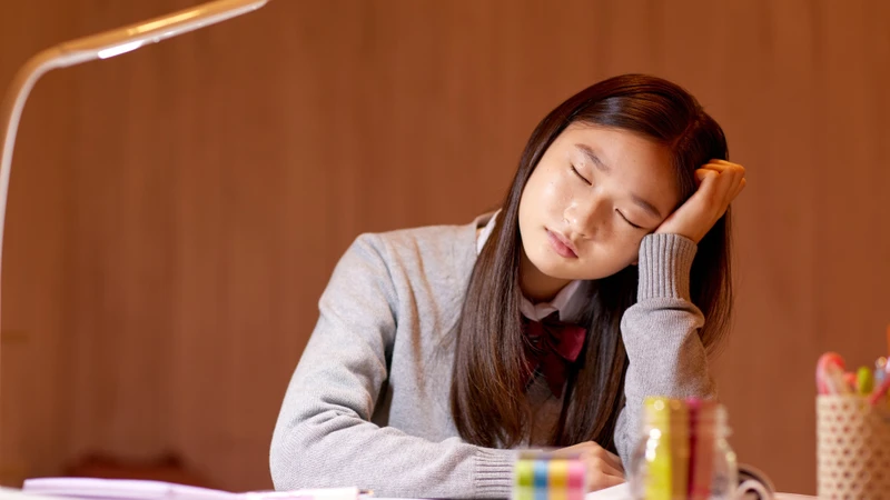 Mệt mỏi là dấu hiệu cho thấy chế độ ăn gạo lứt không cung cấp đủ năng lượng và cơ thể không phù hợp