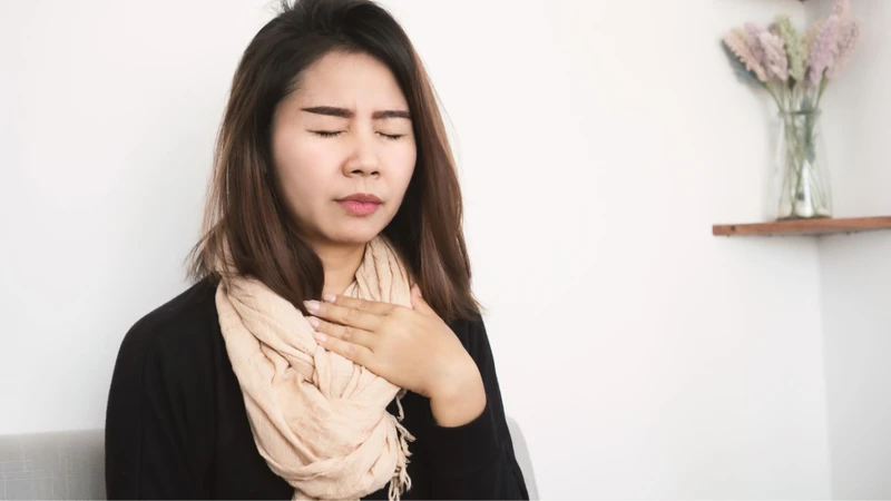 Rối loạn nuốt là một trong các triệu chứng cảnh báo rối loạn dây thần kinh số 12