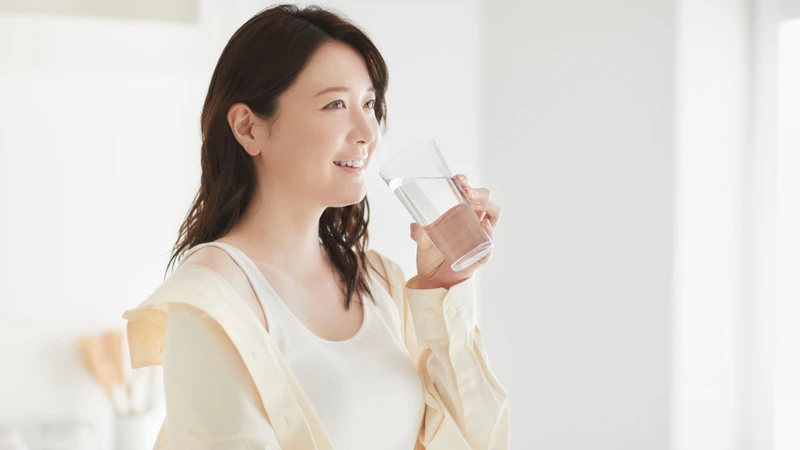 Nên uống đủ nước, nghỉ ngơi và giữ tinh thần ổn định trước khi làm xét nghiệm