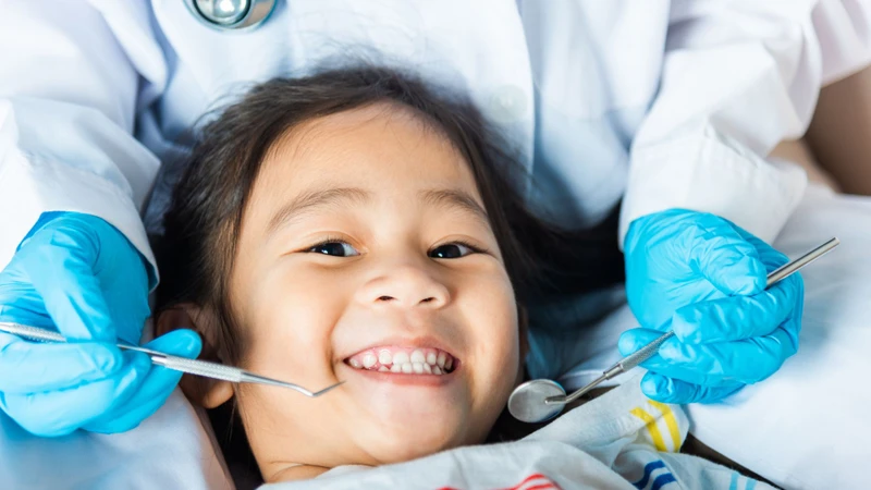 Việc thăm khám chỉnh nha sớm giúp bác sĩ đánh giá sự phát triển của răng và xương hàm từ đó có các phương pháp chỉnh nha phù hợp