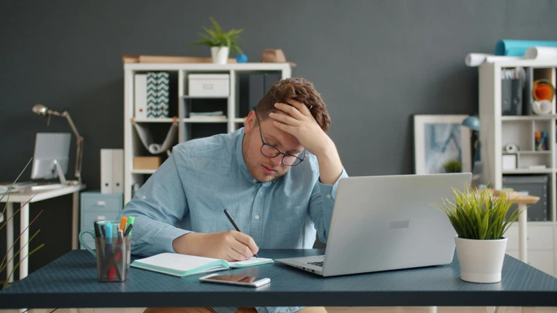 Căng thẳng kéo dài làm suy giảm miễn dịch tạo điều kiện cho vết loét miệng hình thành