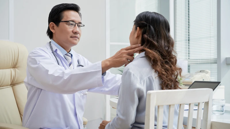 Nếu hạch không giảm kích thước sau khoảng vài tuần hoặc tiếp tục tồn tại mà không rõ nguyên nhân, cần được kiểm tra để loại trừ các vấn đề mạn tính