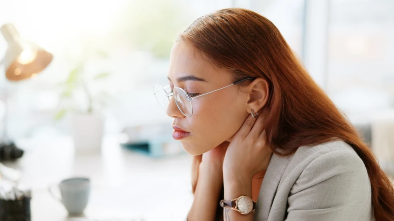 Nổi hạch sau gáy là gì? Dấu hiệu cảnh báo và cách xử lý an toàn4