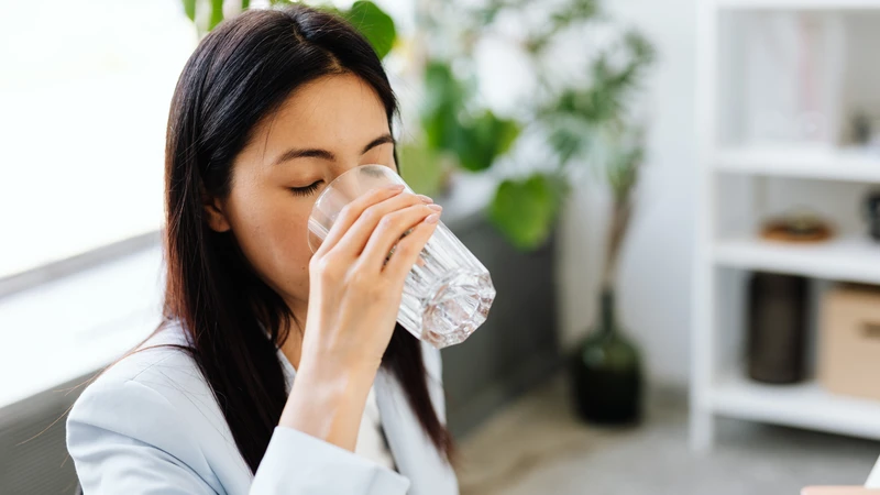 Luôn ưu tiên nước lọc để cung cấp đủ nước cho cơ thể