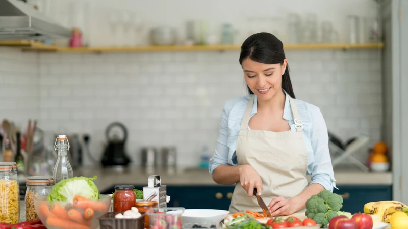 Người có vấn đề về tuyến giáp nên điều chỉnh thực đơn theo nhu cầu dinh dưỡng và tình trạng sức khỏe cá nhân