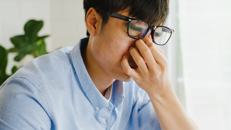Giảm cảm giác khô, rát khó chịu khi dùng nước mắt nhân tạo