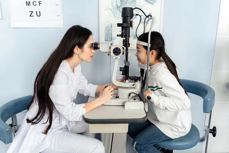 Nước mắt nhân tạo cho trẻ em nên dùng khi nào? Những lưu ý cần biết 4