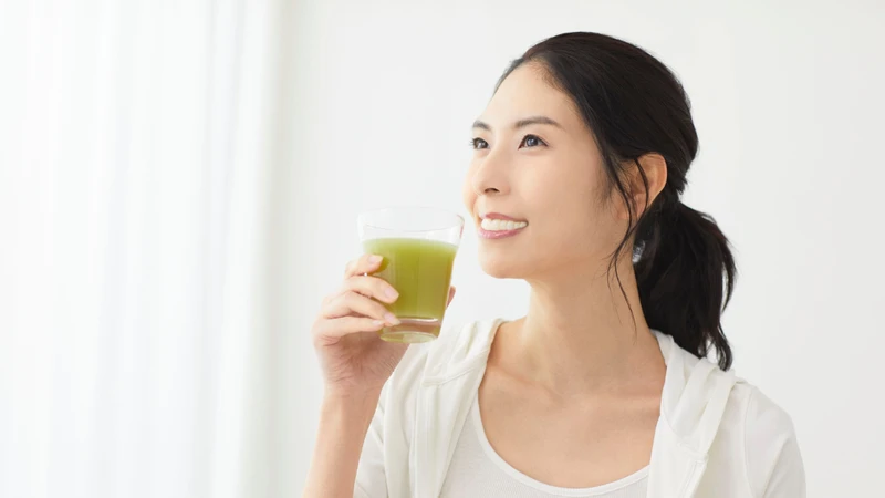 Nước mướp đắng ít calo, nhiều chất xơ, giúp tăng cảm giác no