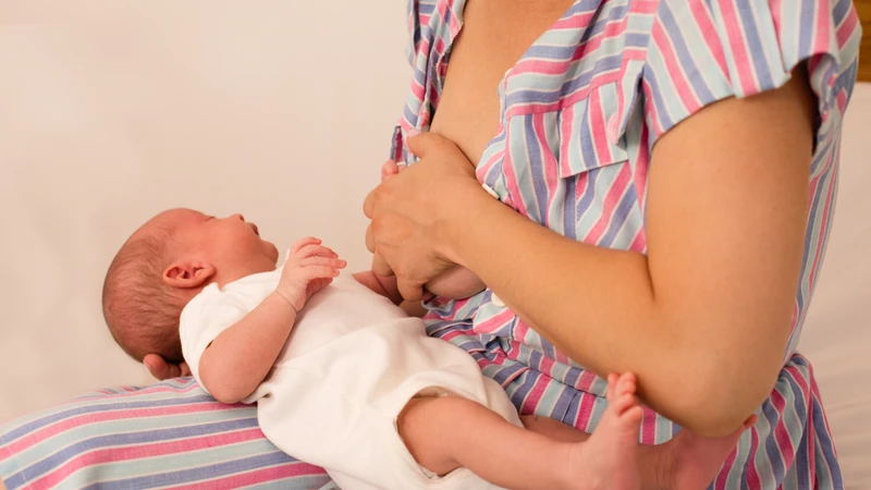 Công thức “1 + 6 + 24” là lời nhắc nhở mạnh mẽ về ba giai đoạn vàng giúp tối đa lợi ích nuôi con bằng sữa mẹ