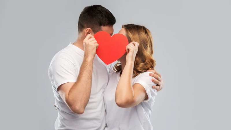 Nuốt nước bọt của bạn trai có thai không? Hiểu đúng về con đường dẫn đến mang thai 1