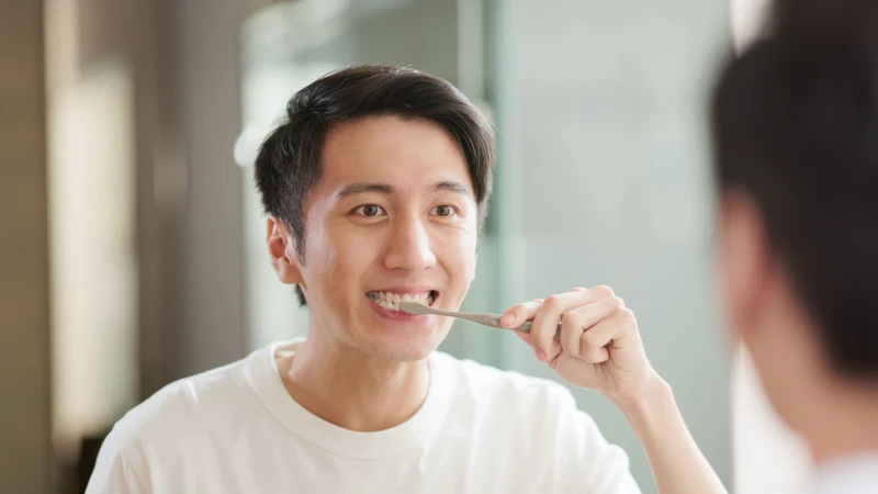 Vệ sinh răng miệng đúng cách sẽ giúp bảo vệ nướu răng khỏe mạnh
