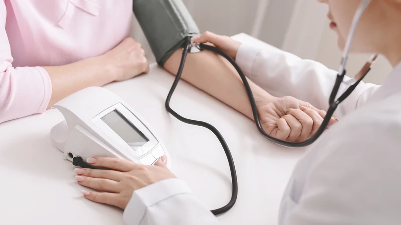 Người bị cao huyết áp nên kiểm soát lượng ô liu ăn vào, đặc biệt với ô liu ngâm muối