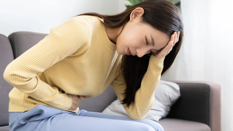 Stress kéo dài và lạm dụng thuốc có thể gây mất cân bằng axit dạ dày