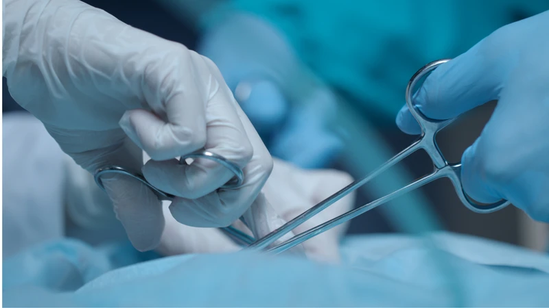Phẫu thuật và hóa trị là hai phương pháp thường được phối hợp trong điều trị nhiều loại sarcoma