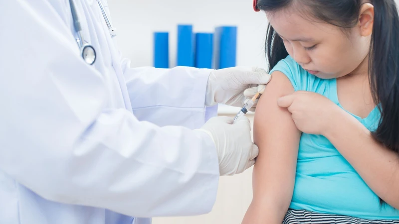 Vệ sinh tay, hạn chế tiếp xúc nguồn lây và tiêm phòng cúm giúp phòng bệnh