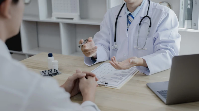 Hãy thăm khám bác sĩ chuyên khoa khi có triệu chứng nghi ngờ mắc lupus
