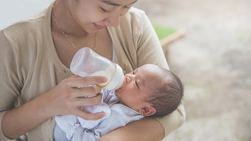 Phân trẻ sơ sinh như thế nào là bình thường? Các dấu hiệu bất thường và giải pháp 3