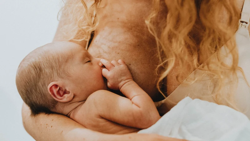 Phản xạ xuống sữa là một phản xạ tự nhiên xảy ra khi bé bú